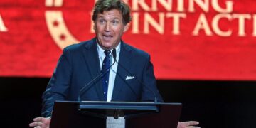Tucker Carlson Floats Idea of New Political Party Amid Split From Trump