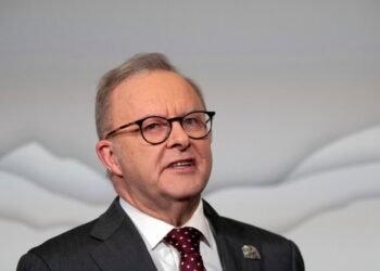 Australia’s PM Apologizes for ‘Inappropriate’ Comment About Kylie Minogue
