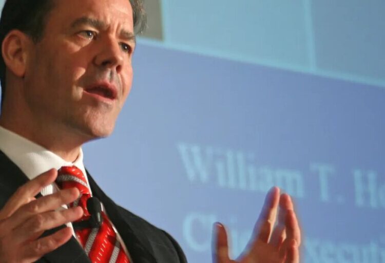 He went from working in a factory to being rich enough to retire at 32—but 3 decades later, this millionaire still works and takes public transport
