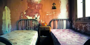 Tripadvisor’s AI Is Telling Vacationers That Gruesome Horror Grottos Are Wonderful Holiday Retreats