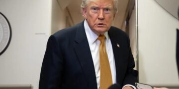 Trump undercuts GOP midterms message with snub of housing bill