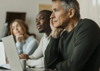 More tech workers are retiring early because they don’t want to deal with AI-related changes: ‘Many people believe it’s overblown’