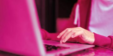 Law School Bans Laptops and Phones as AI Cheating Scandal Grows