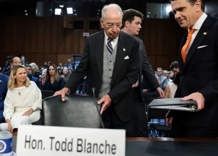 Fumbling 92-year-old Republican struggles through remarks at ‘Mr. Branch’ hearing