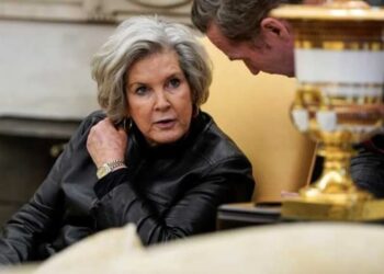 Susie Wiles and Kash Patel orchestrate White House phone seizure during intense leak probe