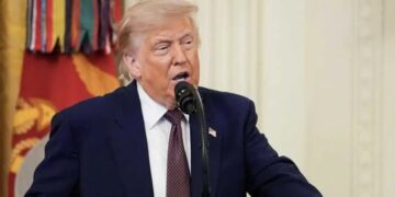 Panicky Republicans fear Trump speech will drive them ‘right off a political cliff’