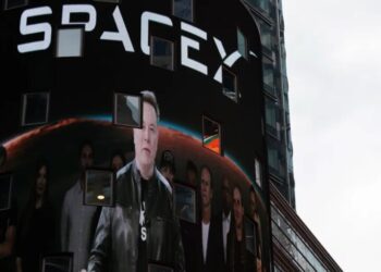 SpaceX stock falls back to earth shortly after Wall Street analysts release florid targets: ‘Paving the superhighway to the stars’