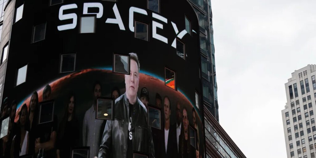 SpaceX stock falls back to earth shortly after Wall Street analysts release florid targets: ‘Paving the superhighway to the stars’