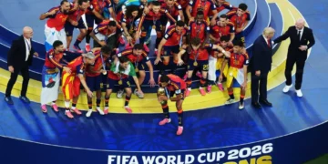 Confused Trump wanders through Spain’s World Cup celebration photo