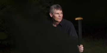 The Canoe Guy vs. Trump’s Blue Pool