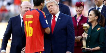 Trump hit by ‘reality check’ as White House unwittingly exposes his true height: report