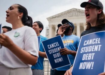 Student loan defaults hit record $233 billion with 1 in 5 borrowers over 9 months behind