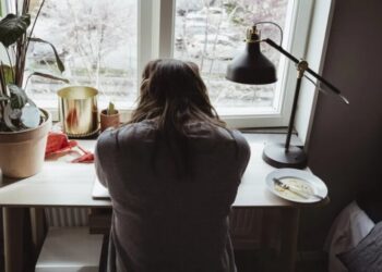 Meet a 40-year-old who filed for bankruptcy in 2022 but still can’t erase $94,000 in student-loan debt: ‘you’re just lost in the system somewhere’