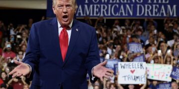 ‘Oh my God’: stunned spectators spot Trump’s bruised hand looking ‘starkly different’