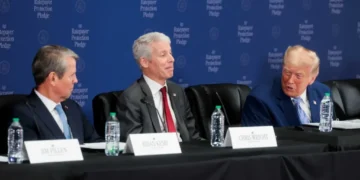 ‘Read the room’: Trump skewered after telling everyone to stop resisting ‘unpopular’ issue