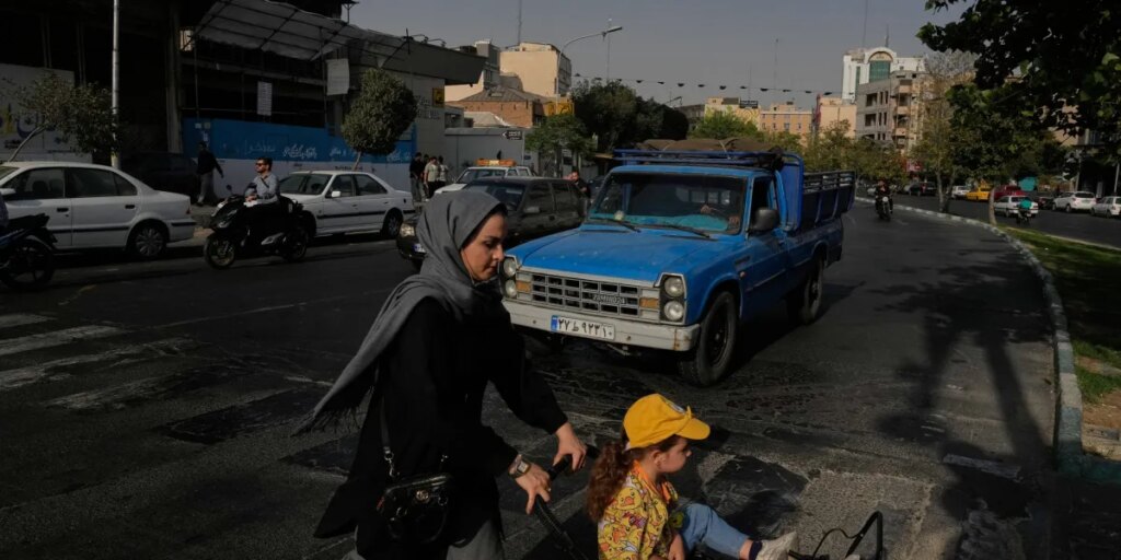 U.S. military suddenly goes silent on Iran airstrikes while Houthi rebels and Saudi Arabia exchange attacks in battle over Red Sea shipping