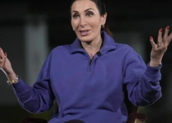 Conspiracy theorist Laura Loomer admits she was ‘bamboozled’ by Russian propaganda and calls podcasters’ misinformation a national security threat