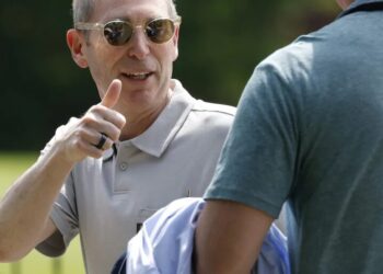 Amazon and Microsoft are spending $400 billion on AI—and investors are low on patience