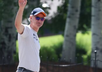 Palantir spent $17.2 million flying its CEO Alex Karp around in 2025. It’s part of a private-jet boom sweeping the C-suite