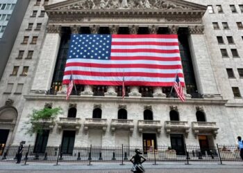Microsoft leads stock comeback from Wednesday carnage
