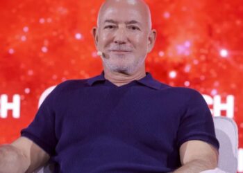 Jeff Bezos could add to the swelling ranks of American billionaires in English soccer