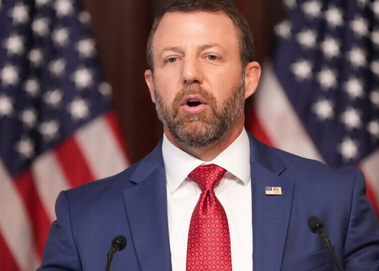 Mullin Promises to Maintain Surge in Immigration Arrests Even After Shootings
