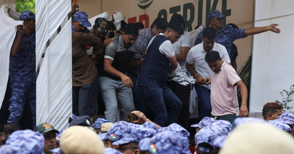 Indian Activist on Hunger Strike Is Forcibly Removed by Police