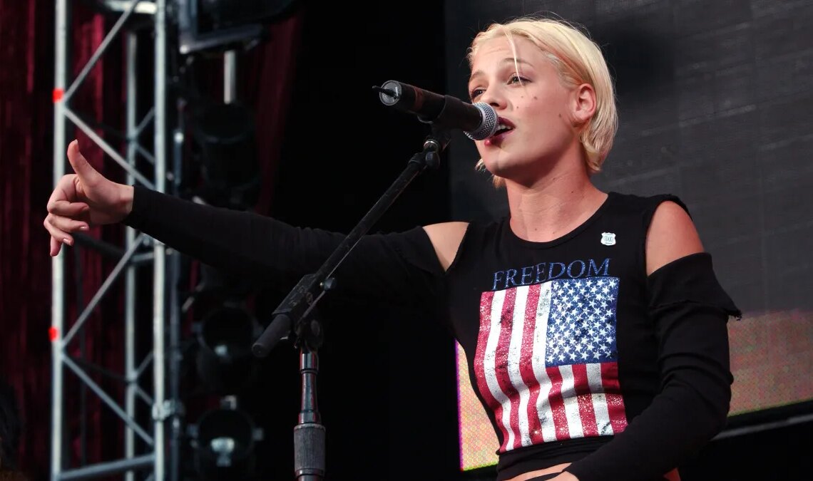 4 Times a Cringey 2000s Hit Was Actually a Perfect Pop Song