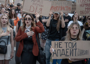 Zelensky Faces Pressure to Remove Ukraine’s Top General