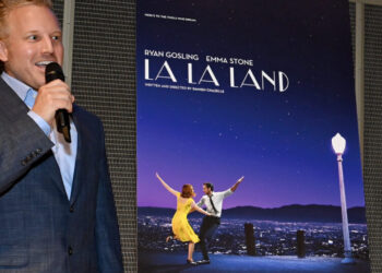 New Poster for ‘La La Land’ Fixes Ryan Gosling’s Wayward Hand