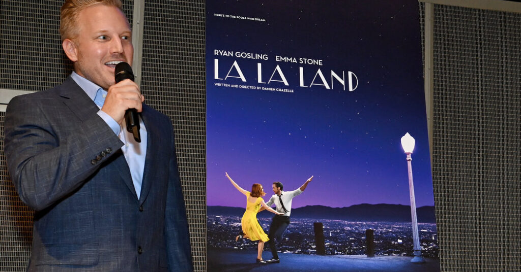 New Poster for ‘La La Land’ Fixes Ryan Gosling’s Wayward Hand