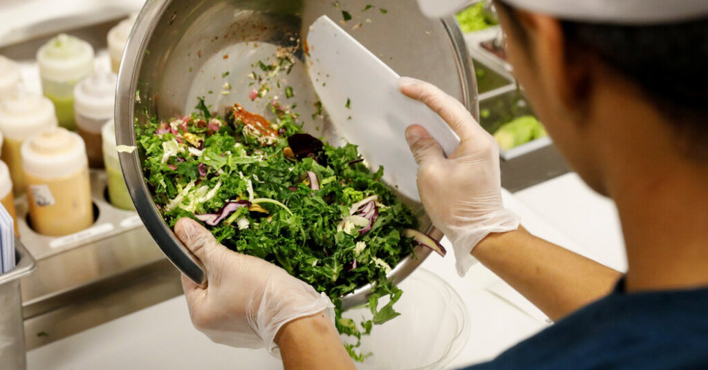 As Cyclosporiasis Spreads, America Says No Thanks to Salads