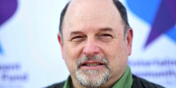 Jason Alexander Apologizes for 2012 Sketch With Teenage Courtney Stodden