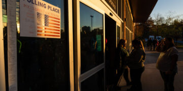 House Approves Bill Limiting Stock Trades for Congress