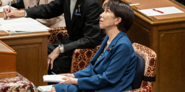 Japan Is Startled by Prime Minister’s Grueling Sleep Schedule