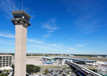 Three Airports Plan to Ditch T.S.A. Amid Push for Private Security