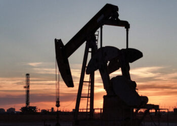Even as War Rages, Investors Bet Oil Will Be Cheaper in a Few Months