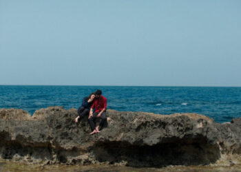 ‘A Sad and Beautiful World’ Review: A Love to Overcome Fear