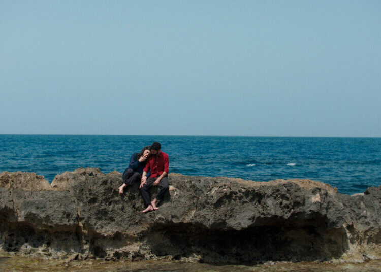 ‘A Sad and Beautiful World’ Review: A Love to Overcome Fear