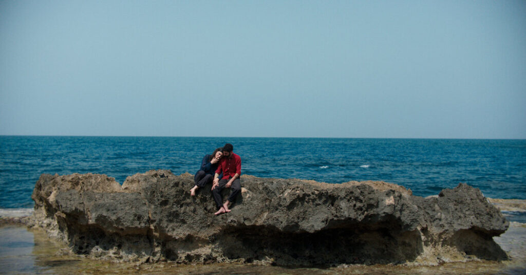 ‘A Sad and Beautiful World’ Review: A Love to Overcome Fear