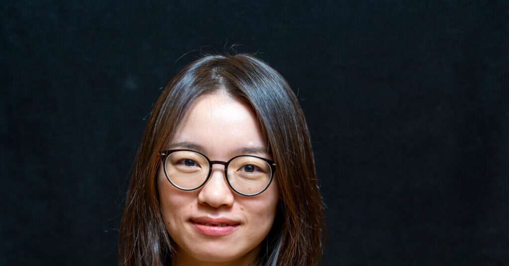 Hong Wang Twirls in Fractal Dimensions of Three