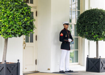 Trump Meets With Top Advisers as He Weighs a Major Escalation in Iran