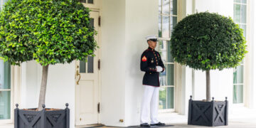 Trump Meets With Top Advisers as He Weighs a Major Escalation in Iran