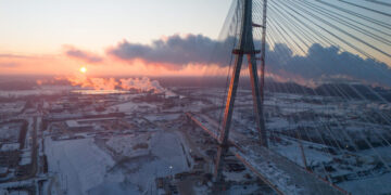 Americans Told to Stay Home as Canada Opens International Bridge