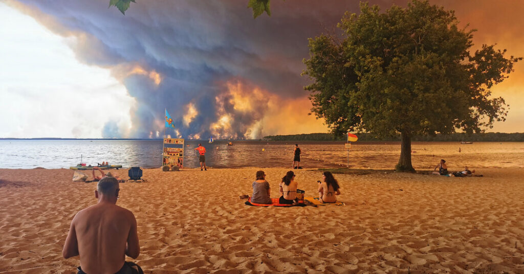 Wildfires in France and Spain Drive Tens of Thousands From Their Homes