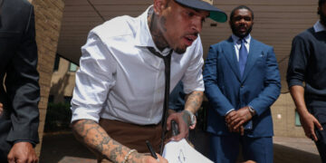 Chris Brown Pleads Guilty in London Nightclub Assault Case