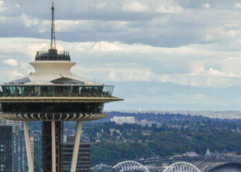 Seattle Police Search for 2 Men Who Parachuted From the Space Needle