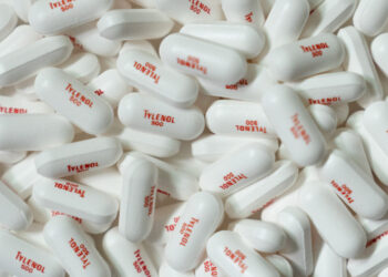 Lawsuits against Tylenol makers are asking the wrong question