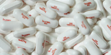 Lawsuits against Tylenol makers are asking the wrong question