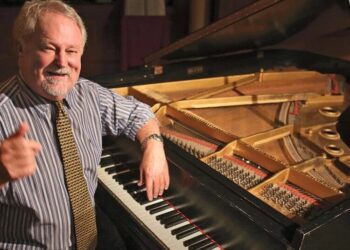Bill McGlaughlin, Who Unlocked Classical Music for Many, Dies at 82
